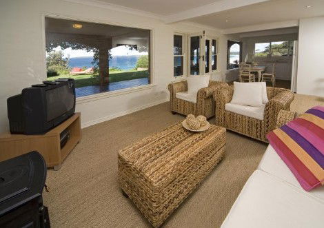 Absolute Waterfront At Hyams Beach - Elandra - Broome Tourism 4