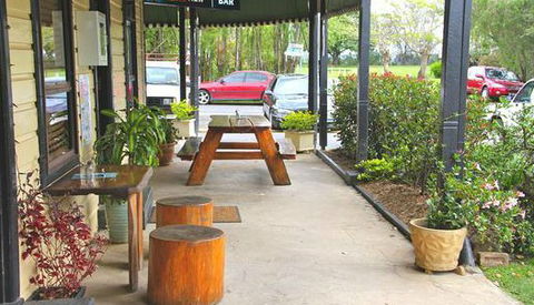 Brushgrove Hotel - Broome Tourism 3