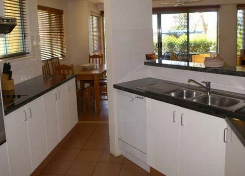 Airy Surfside Unit - Broome Tourism 3