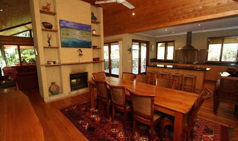 Abbies Beach House - Broome Tourism 4