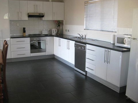 Silver City Cottages - Broome Tourism 0