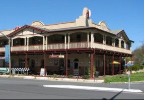 The Royal Hotel Adelong - Broome Tourism 0