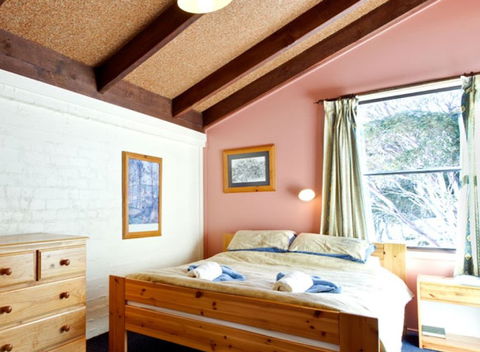 Snowbird Ski Lodge - Broome Tourism 0