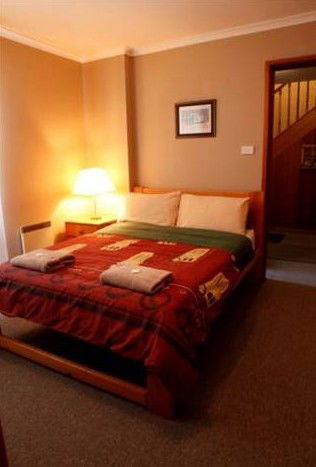 Three Way Inn - Broome Tourism 1