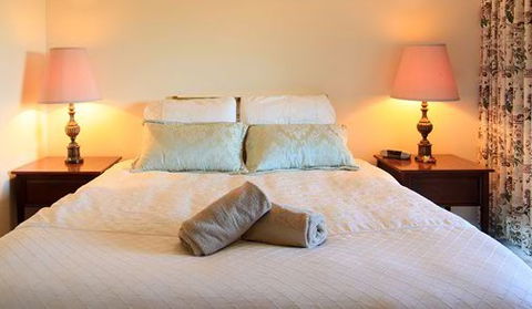 Queens Cottage - Broome Tourism 3