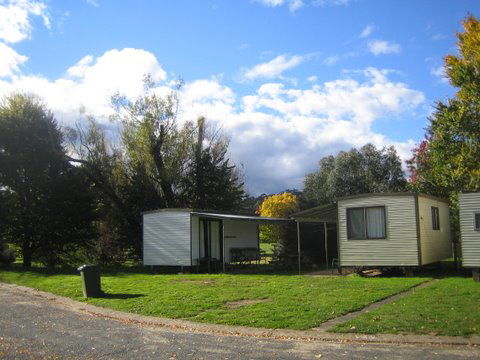 Tumbarumba Creek Caravan Park - Broome Tourism 3