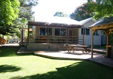 Pine Cottage - Broome Tourism 0