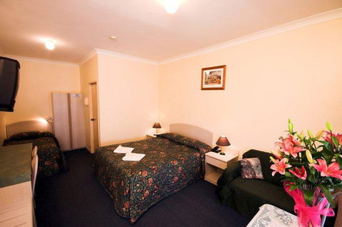 Midlands Motel - Broome Tourism 0