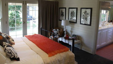 Book Barn Cottage - Broome Tourism 2
