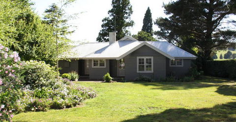 Book Barn Cottage - Broome Tourism 5