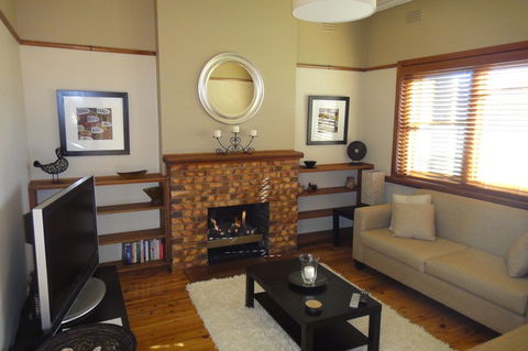 Nangara Serviced Accommodation Albury - Broome Tourism 3
