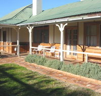 Gundagai Historic Cottages Bed and Breakfast - Broome Tourism