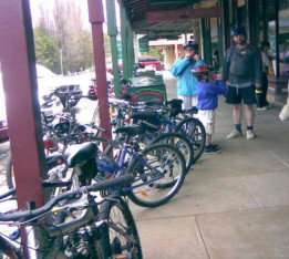 Henty Central Bed And Breakfast - Broome Tourism 2