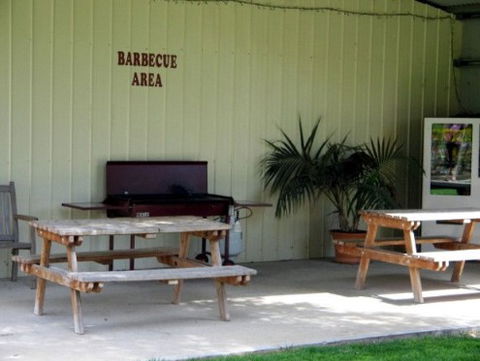 Howlong Caravan Park - Broome Tourism 1