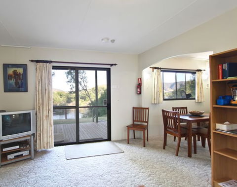 Talmalmo Cottage - Broome Tourism 1