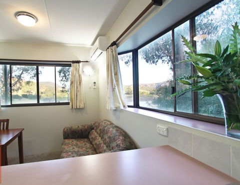 Talmalmo Cottage - Broome Tourism 4