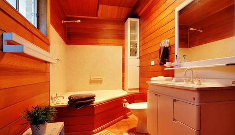 Beach House On Kendalls - Broome Tourism 3