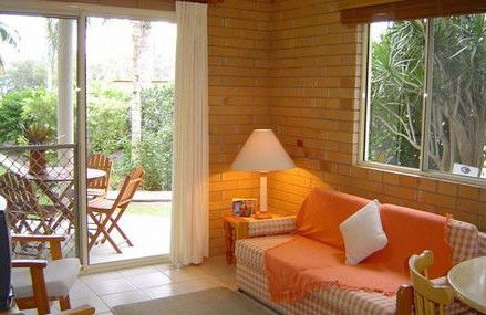 Shoreline Apartments Woodgate Beach - Broome Tourism 3