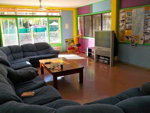 Fraser Roving Backpacker Resort - Broome Tourism 1
