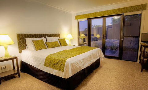 Sippers At Ballandean - Broome Tourism 0