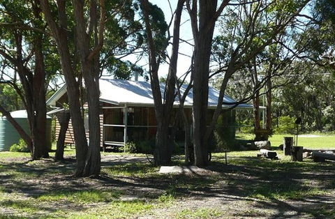 Possums Hollow And Hooters Hut - Broome Tourism 5