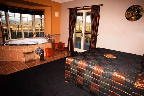 R On The Downs Rural Retreat - Broome Tourism 4