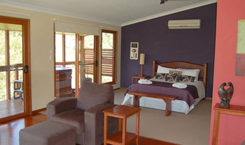 Ravensbourne Escape Tree Tops - Broome Tourism 4