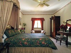 Holberry House - Broome Tourism 0