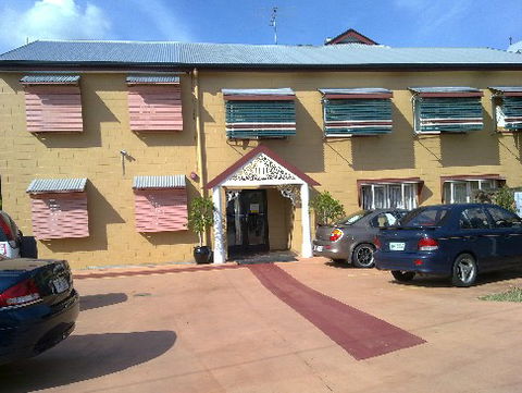 Avondale Private Hotel - Broome Tourism 0