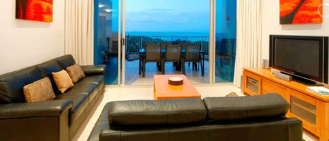 Azure Sea Whitsundays - Broome Tourism 1