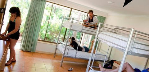 Base Airlie Beach Resort - Broome Tourism 2