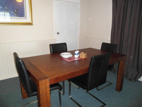 AMELIA STREET GLADSTONE 5 BEDROOMS - Broome Tourism 2