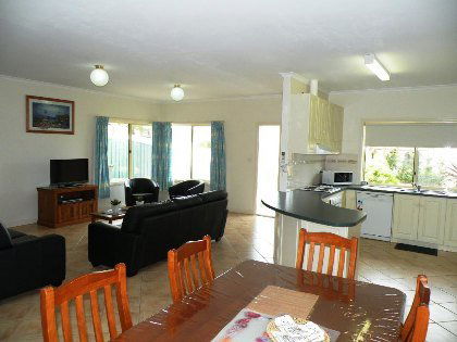 Seashells Apartment - Unit 1 - Broome Tourism 3