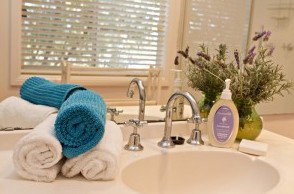 Colenso Country Retreat And Walker’s Cottage  - Broome Tourism 2