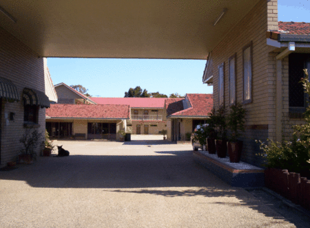 Carseldine Court Motel - thumb 2