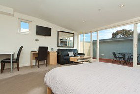 Sixty Two On Grey - Broome Tourism 0
