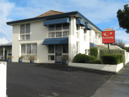 Econo Lodge Hacienda Motel - Broome Tourism 0