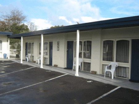 Econo Lodge Hacienda Motel - Broome Tourism 1