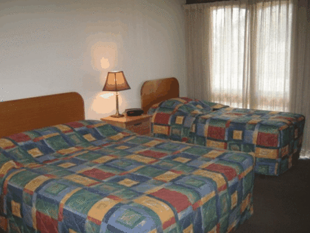 Econo Lodge Hacienda Motel - Broome Tourism 3