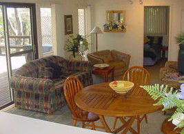 Lakeview Cottage - Broome Tourism 5