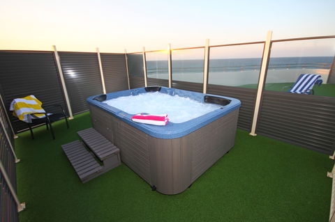 San Simeon Beachfront Apartments - Broome Tourism 4