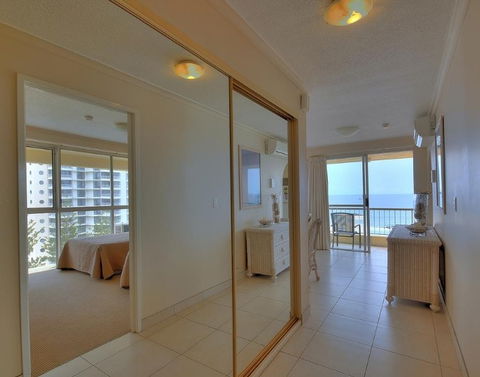 Surfers Beachside Holiday Apartments - Broome Tourism 4