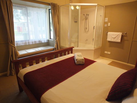 Lake Hume Resort - Broome Tourism 6