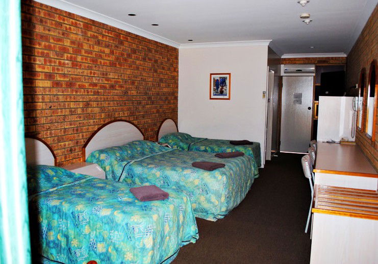 Longreach QLD Broome Tourism