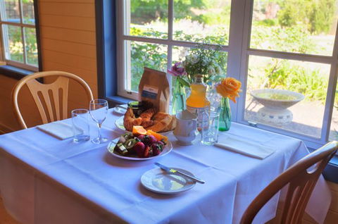 Vineyard Cottages And Cafe - Broome Tourism 7