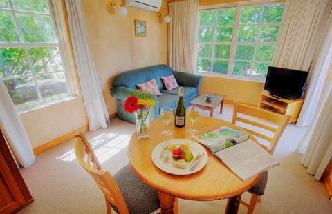 Vineyard Cottages And Cafe - Broome Tourism 8