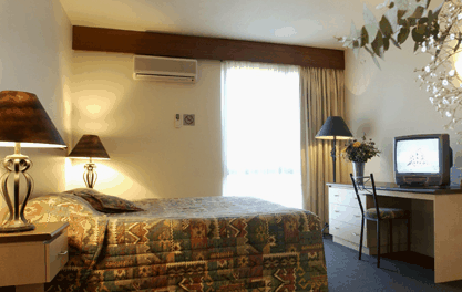 Club Laverton Motel - Broome Tourism 1