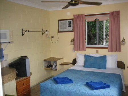 Paradise Court Holiday Units - Broome Tourism 3