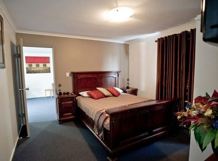 Centrepoint Motor Inn - Broome Tourism 0