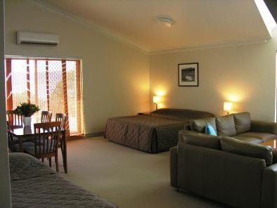 Banjo Paterson Inn - Broome Tourism 2